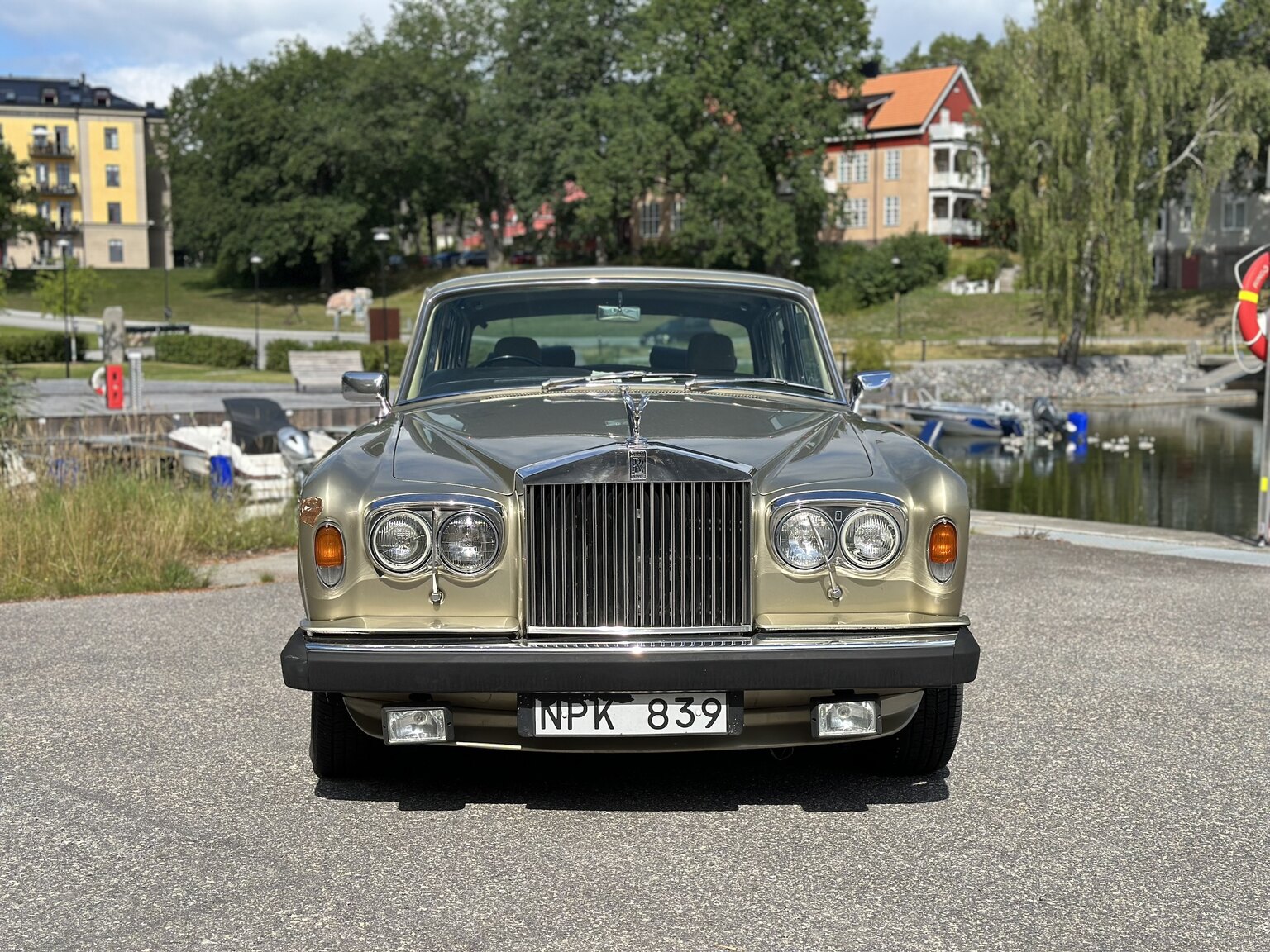 Exterior image of 1979 Rolls Royce Silver Shadow