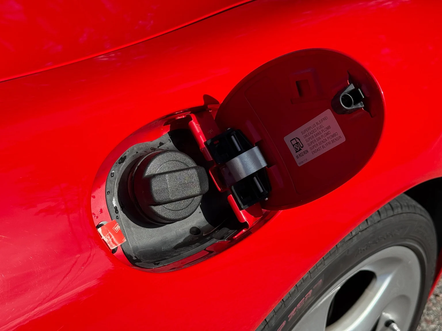 Exterior image of 1998 Porsche 911 Carrera (33)