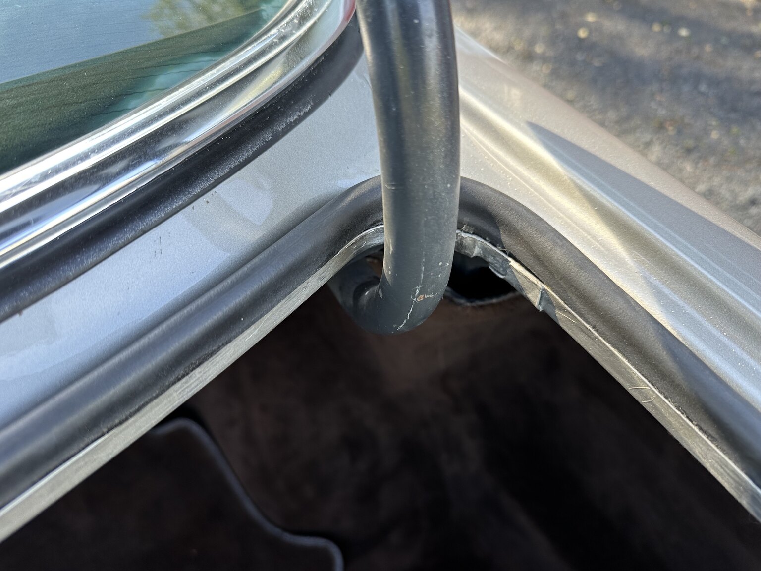 Interior image of 1986 Mercedes-Benz 500 SEC (51)