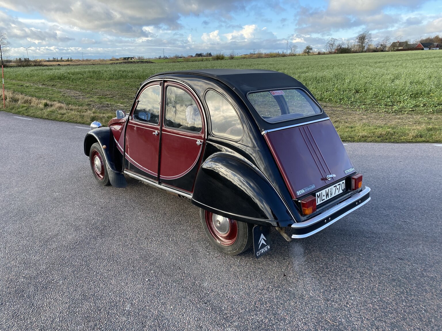 Exterior image of 1986 Citroën 2CV6 Charleston