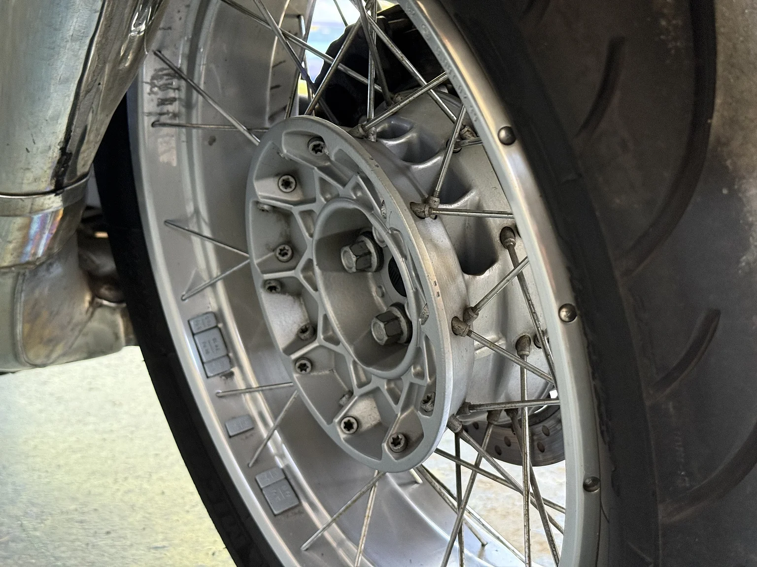 Exterior image of 1999 BMW Motorrad R 1100 R (48)