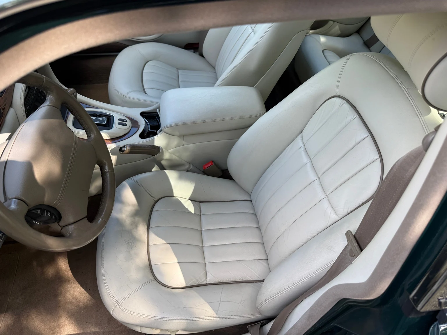 Innenraumfoto von 2001 Jaguar XJ Sovereign 4.0 V8 (10)