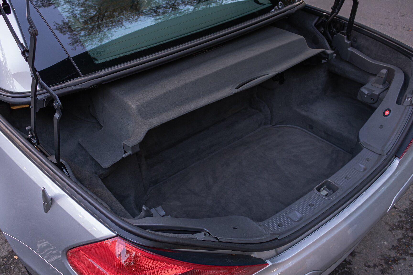 Interior image of 2002 Mercedes-Benz SL 500