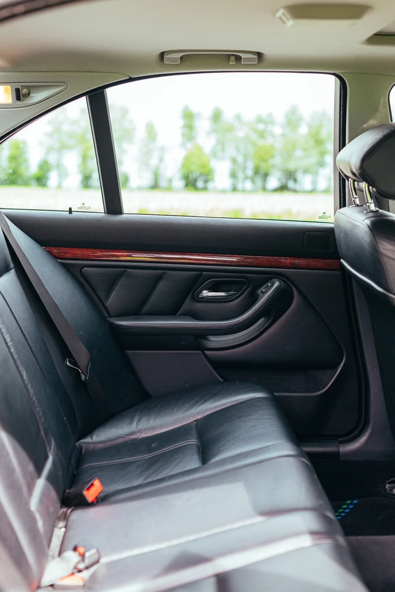 Interior image of 1999 ALPINA B10 V8 (22)