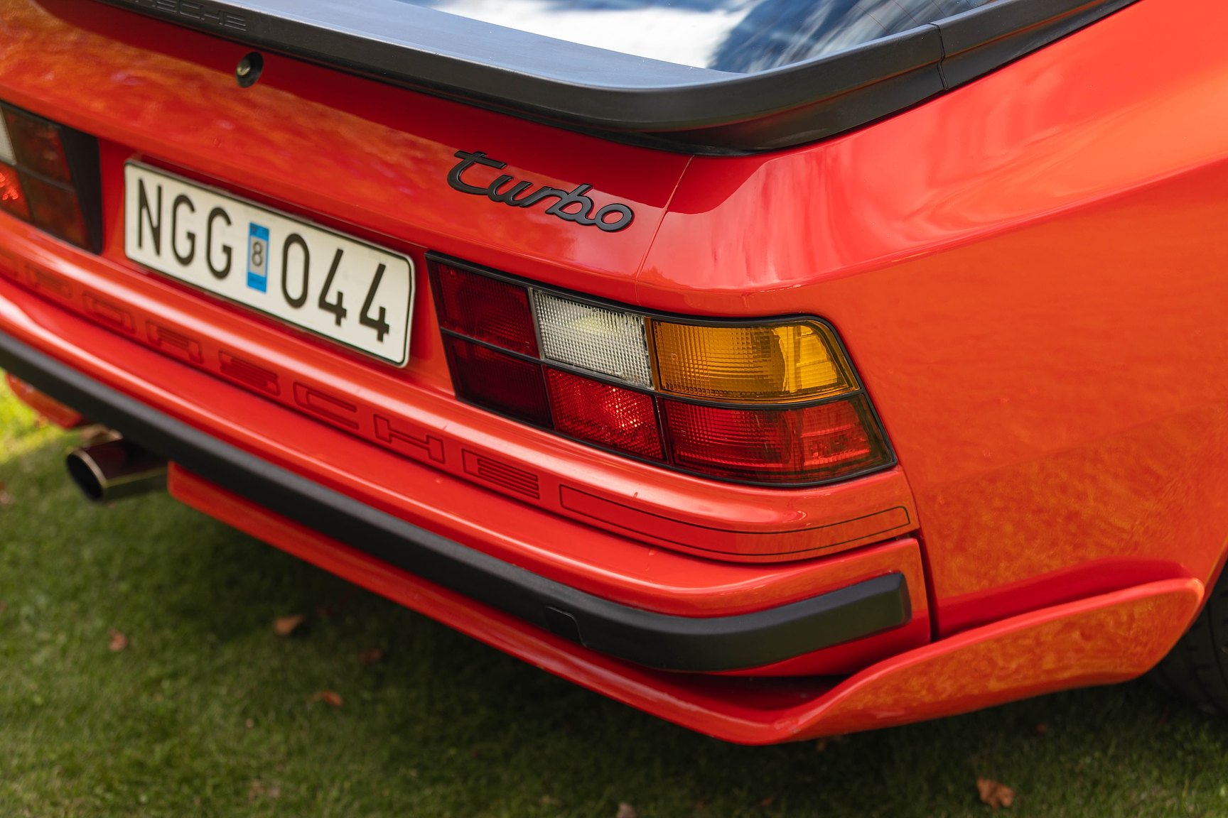 Exteriörbild på 1988 Porsche 944 Turbo