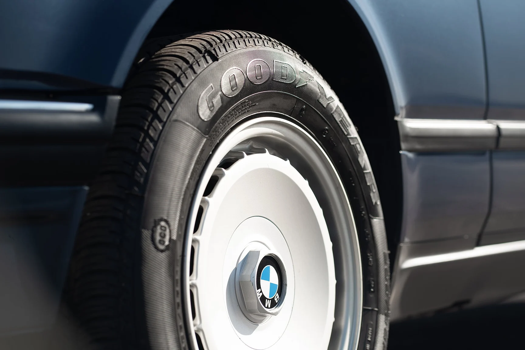 Aussenfoto 1989 BMW 750iA (14)