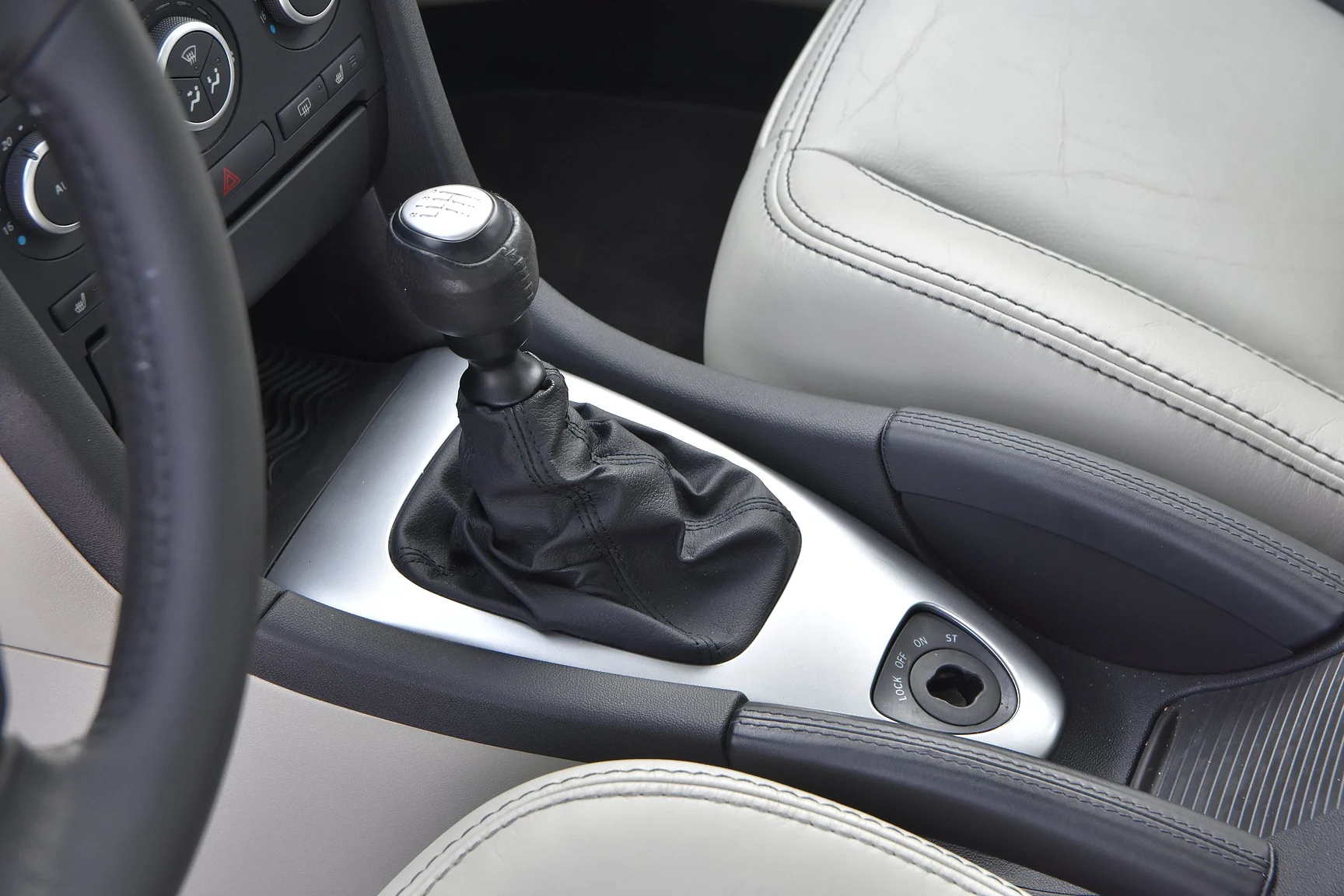Interior image of 2014 Saab 9-3 Aero Hirsch Edition (19)