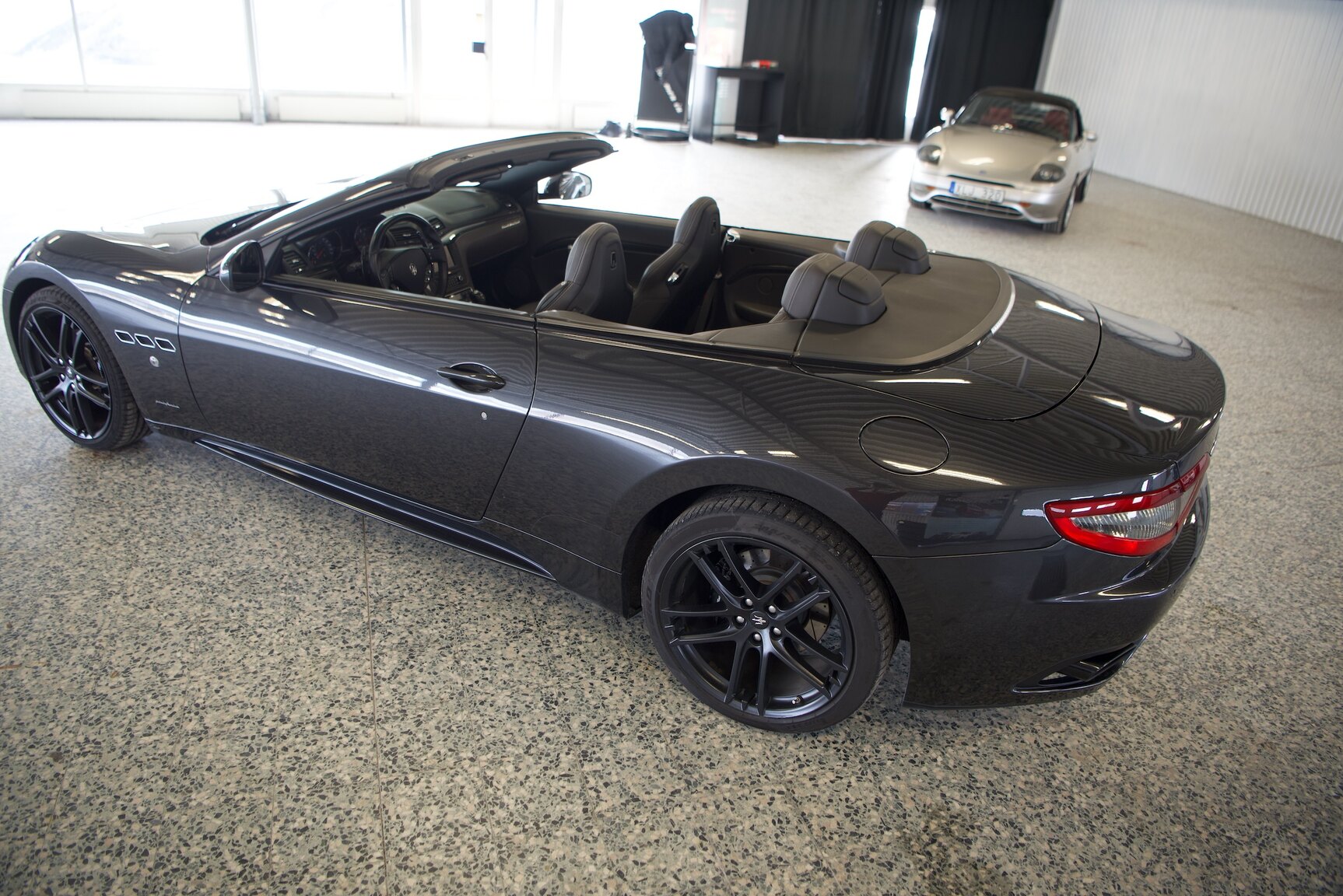 Exterior image of 2016 Maserati Grancabrio (34)