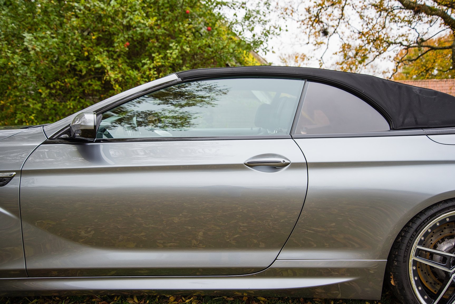 Exterior image of 2014 BMW M6C