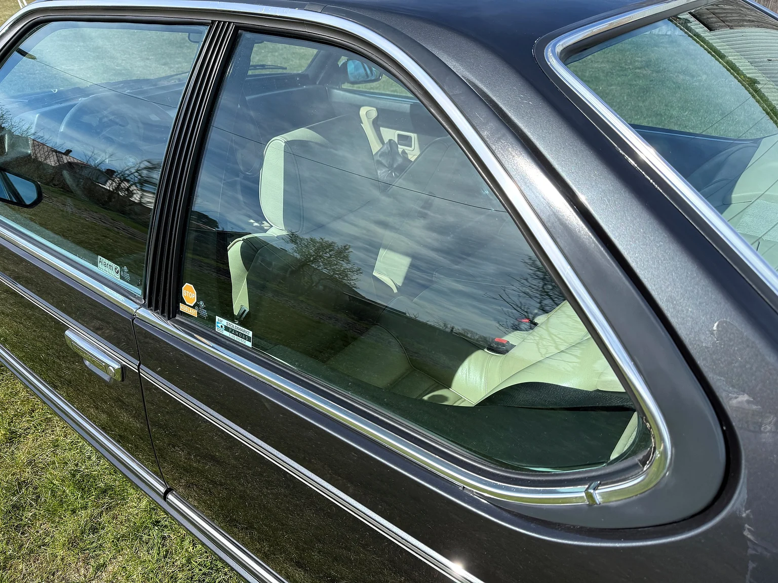 Exterior image of 1985 BMW 635 CSiA (E24) (51)