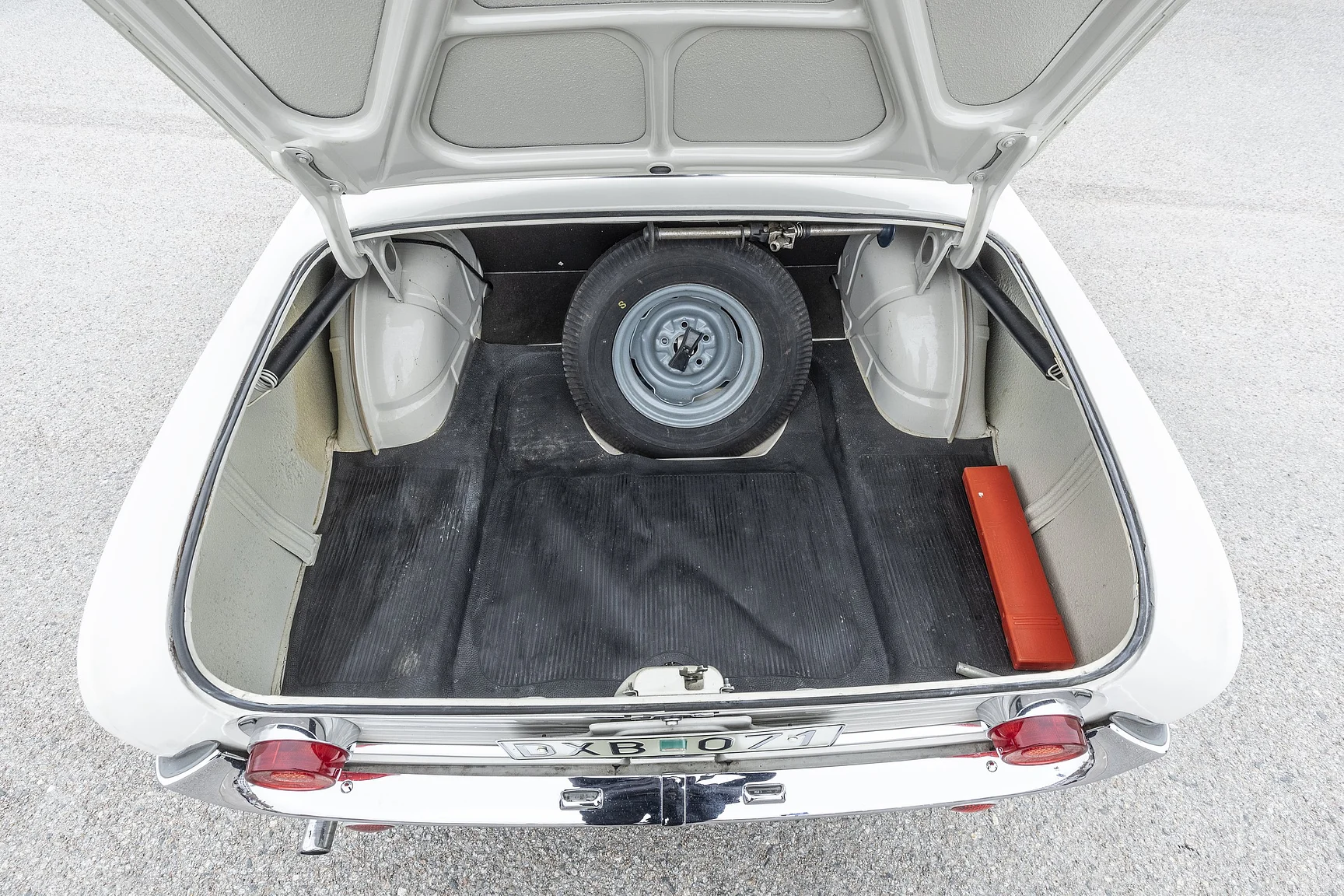 Innenraumfoto von 1964 Ford Taunus 17M RS - NO RESERVE (16)