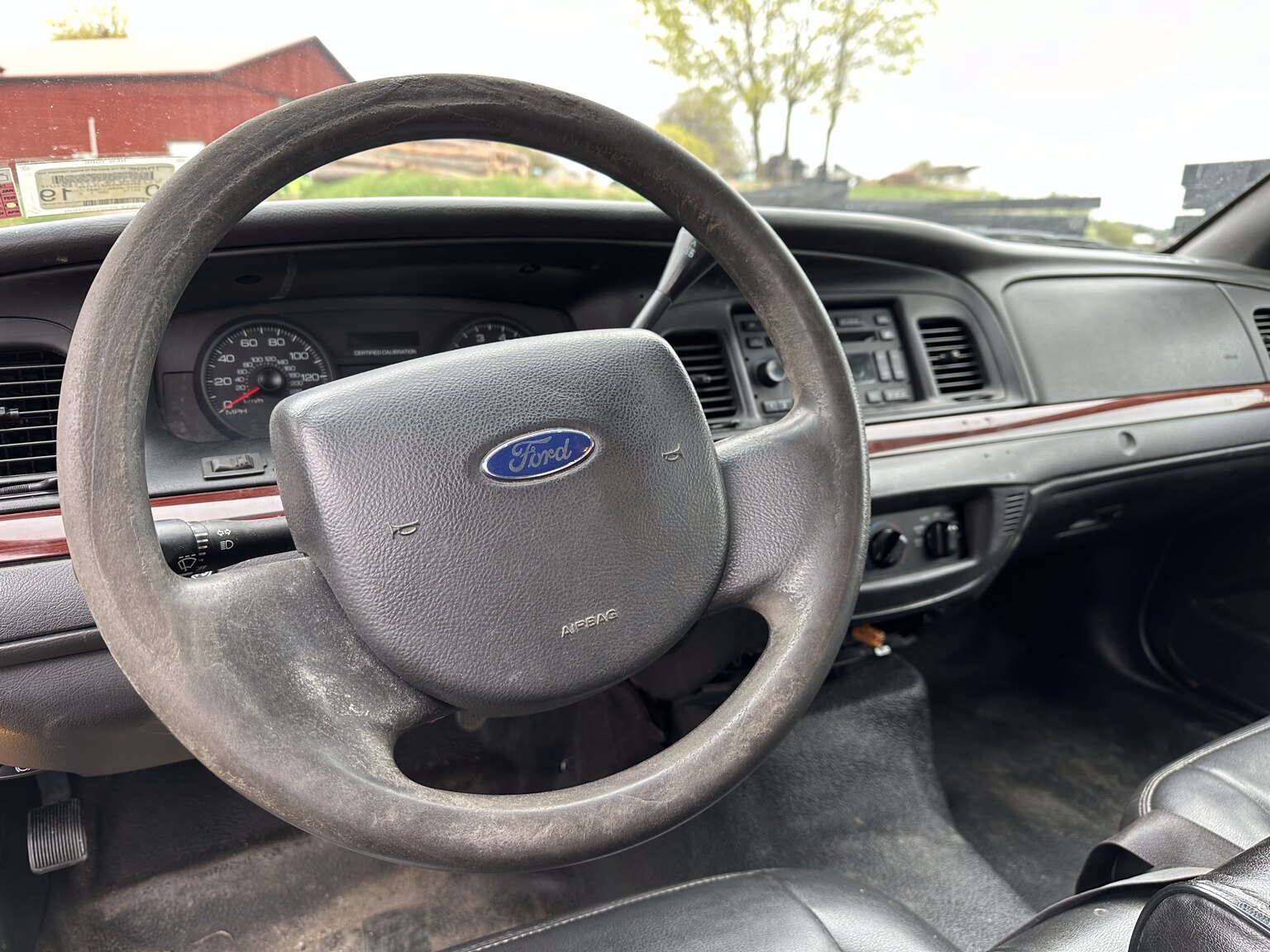 Innenraumfoto von 2011 Ford Crown Victoria New York Cab (7)