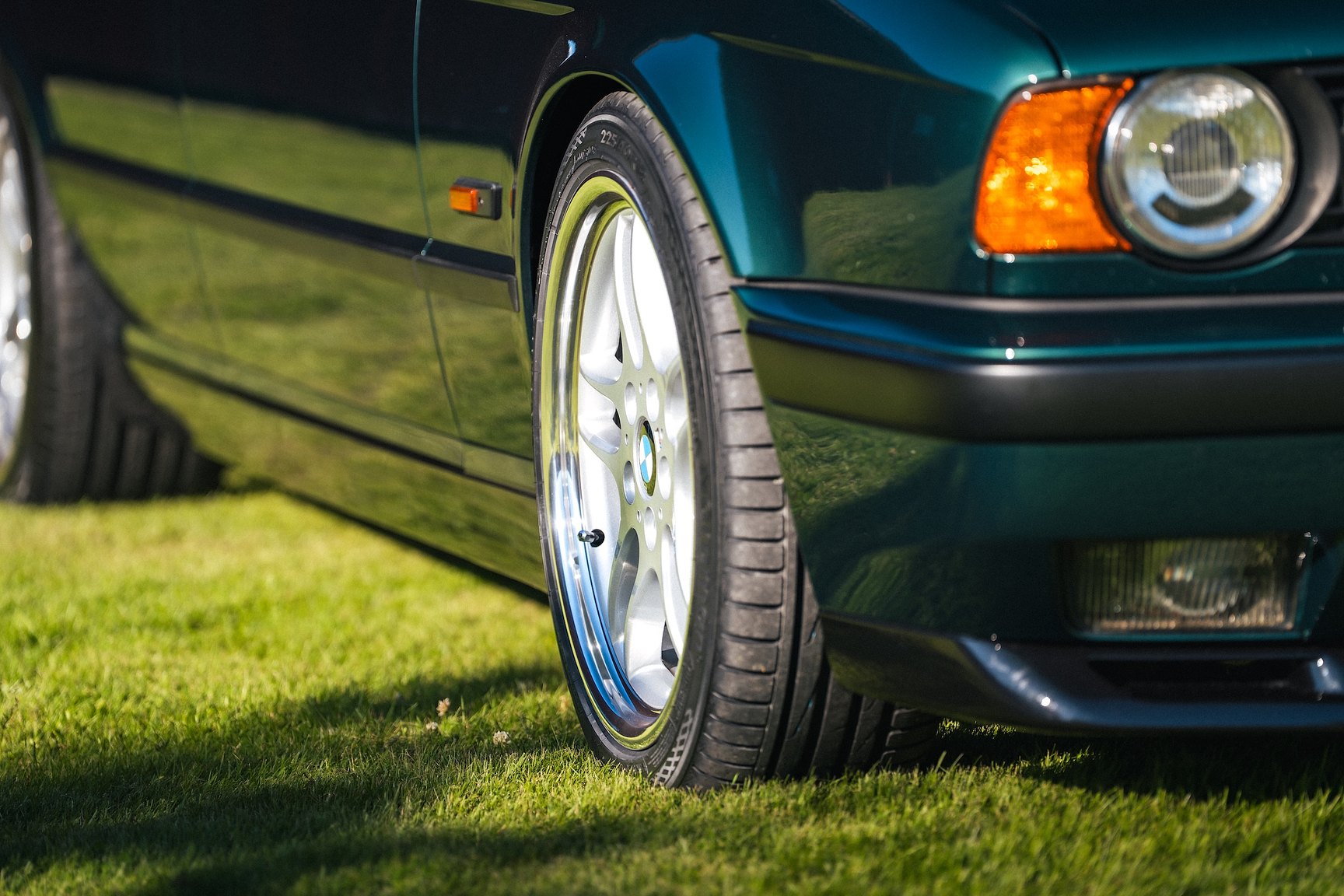 Exterior image of 1993 BMW 525 tds "No Reserve Auction"