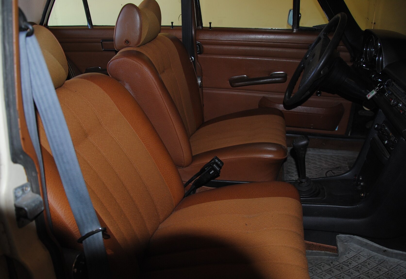 Interiörbild 1971 Mercedes-Benz 220D