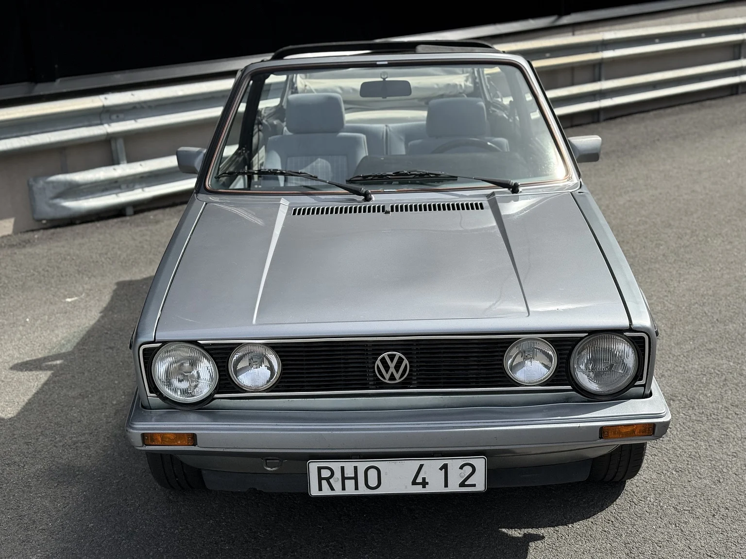 Exteriörbild på 1987 VW Golf Cabriolet (6)