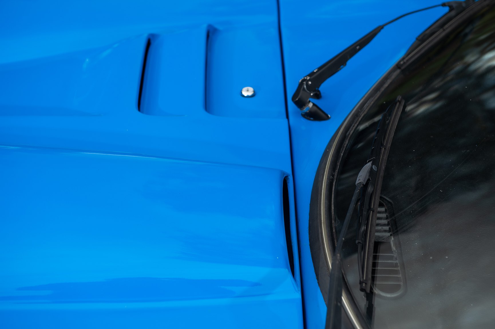 Exterior image of 1969 Marcos 3000 GT