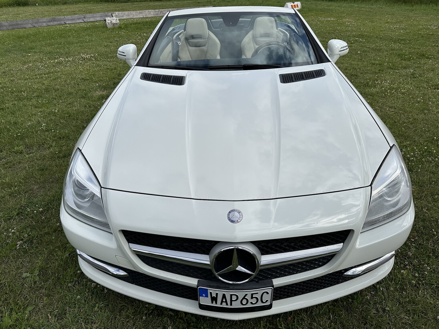 Exteriörbild på 2012 Mercedes-Benz SLK 350