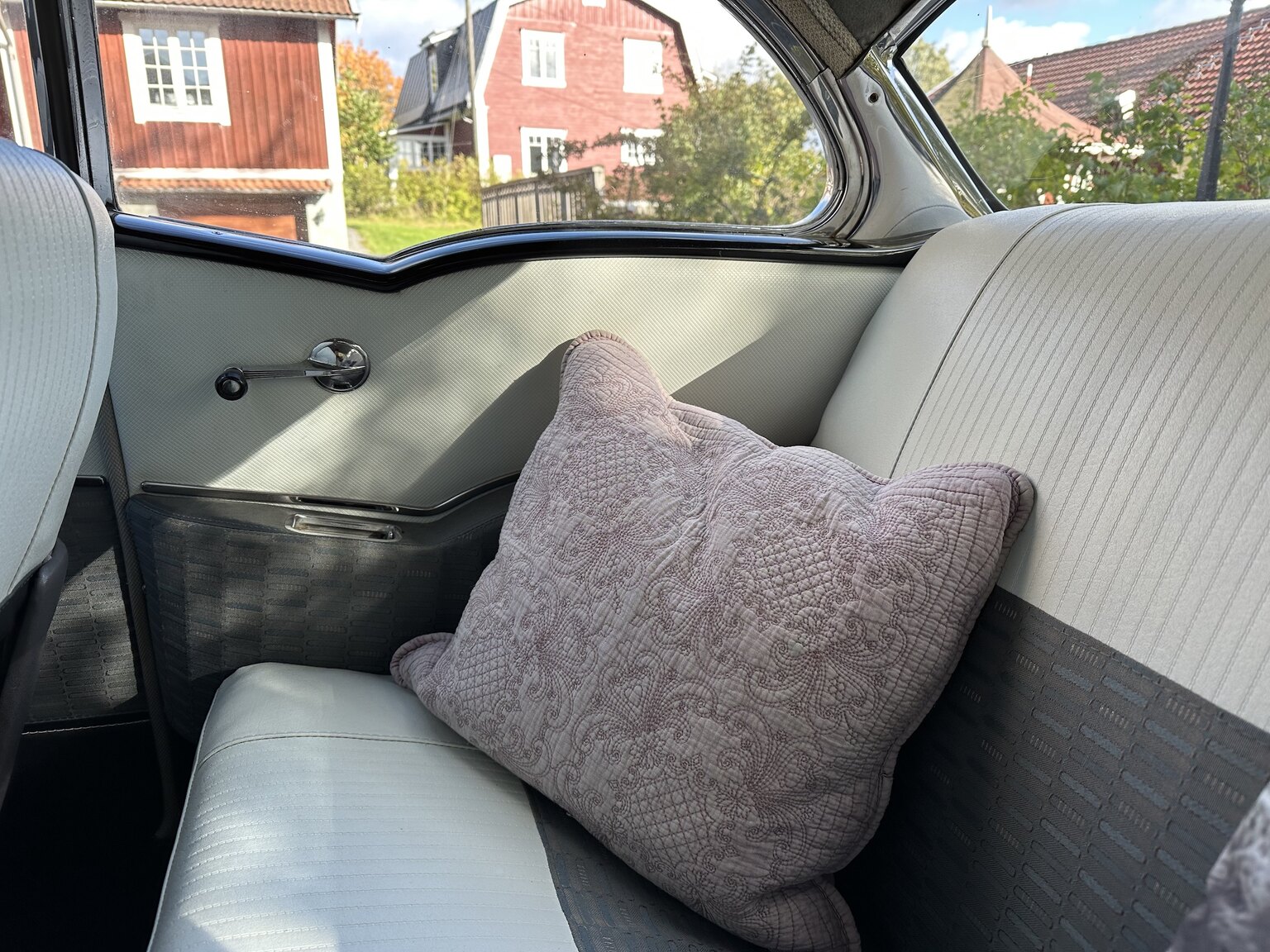 Interior image of 1957 Chevrolet Two-Ten Restomod (24)