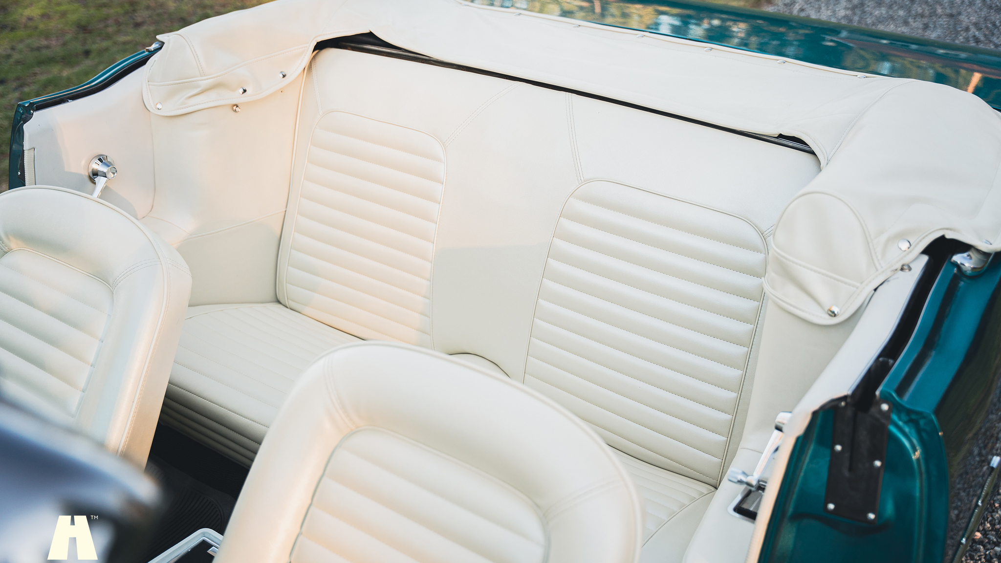 Interior image of 1965 Ford Mustang Cabriolet (46)