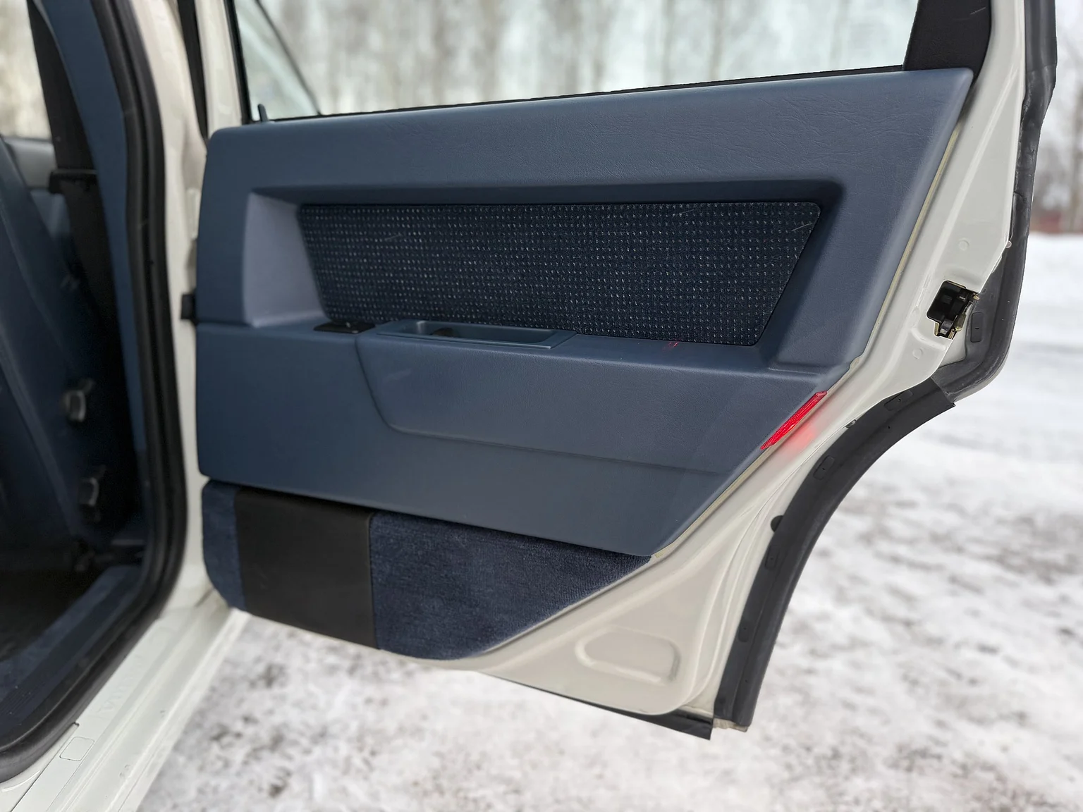 Interior image of 1994 Volvo 850 2.5 SE (30)