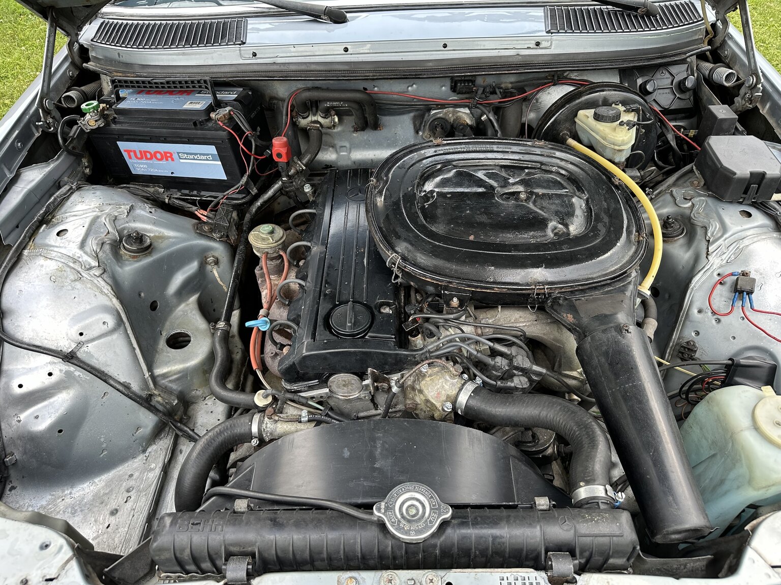 1984 Mercedes-Benz 230 CE, Mekanik
