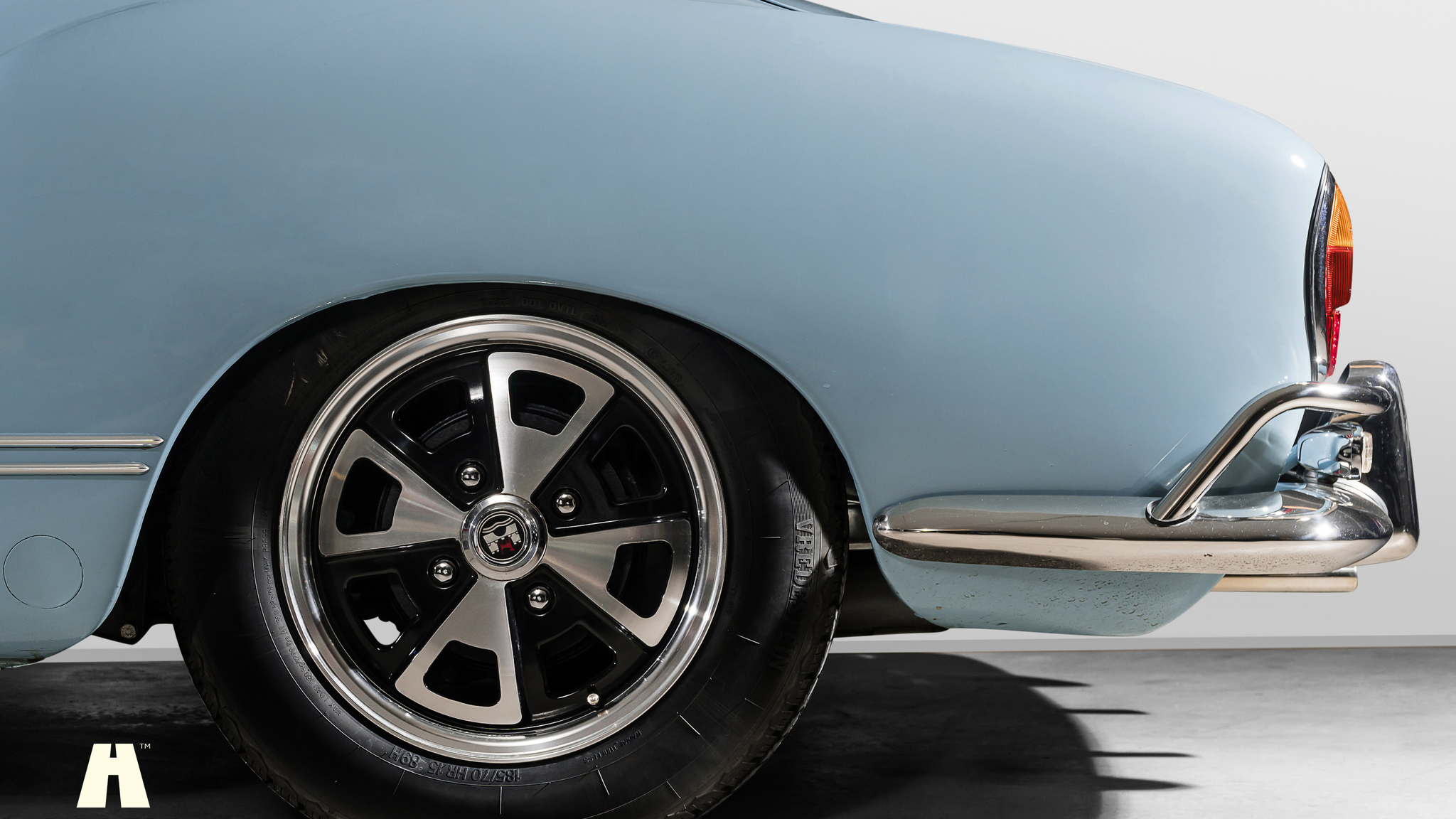 Exterior image of 1969 Volkswagen Karmann Ghia (17)