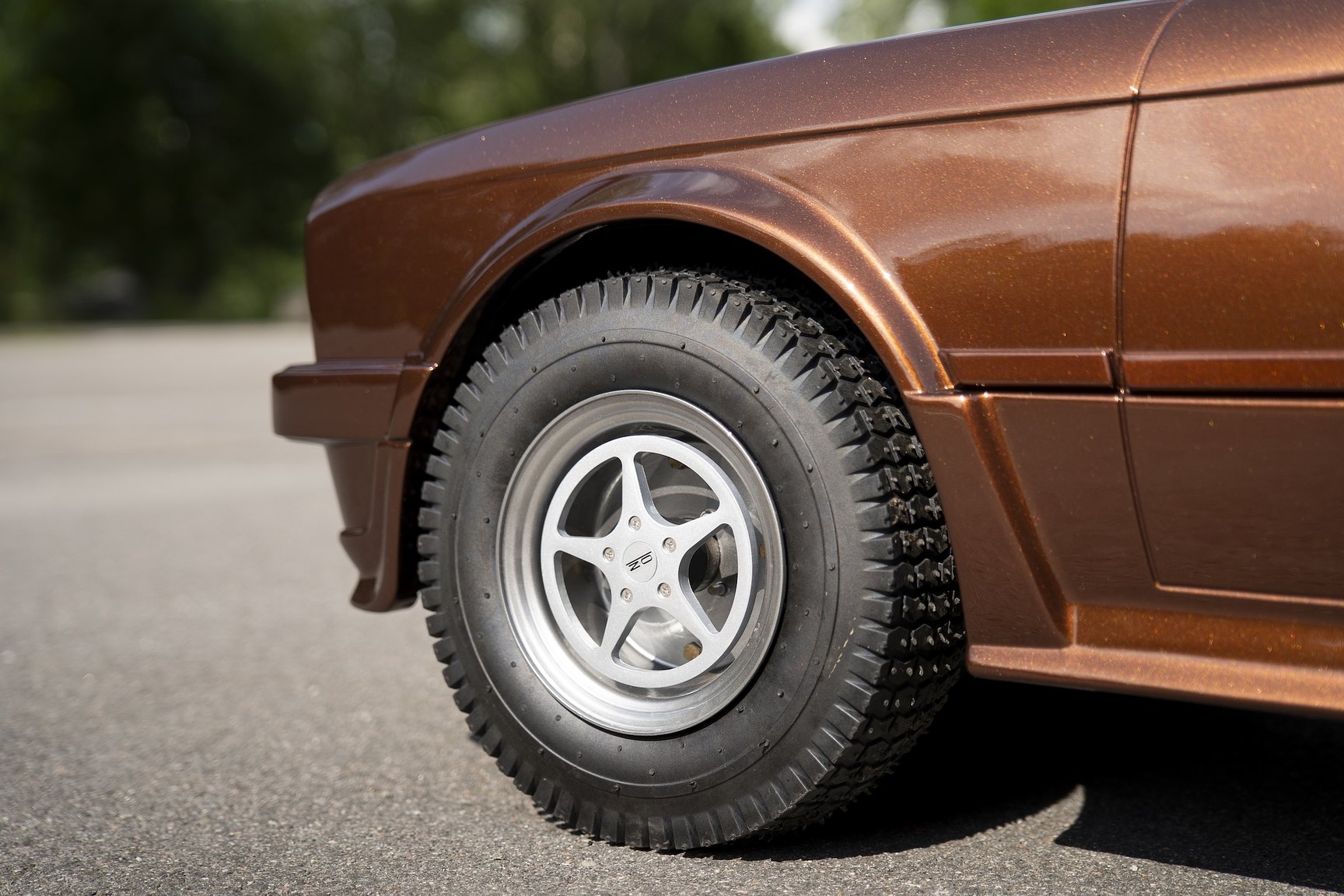 Exteriörbild på 1980 Bmw E30 Mini (15)