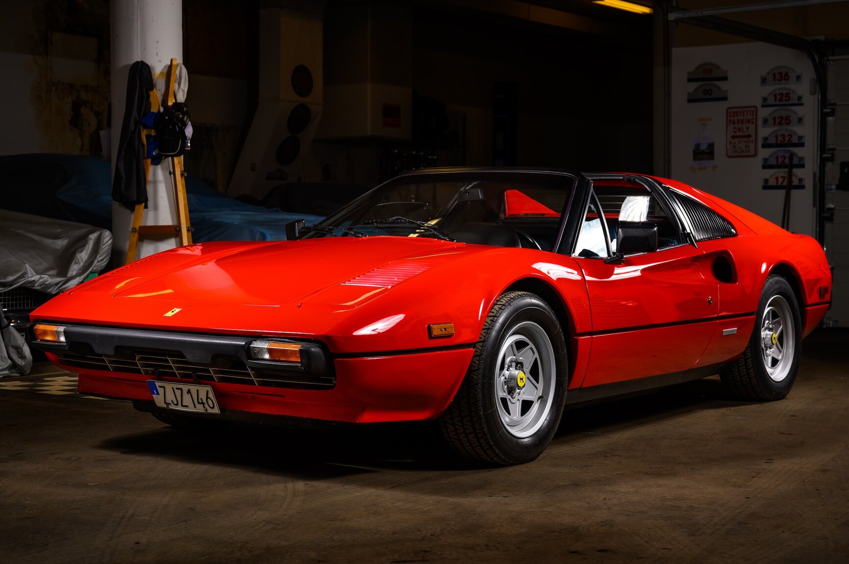 Exteriörbild på 1982 Ferrari 308 GTSI