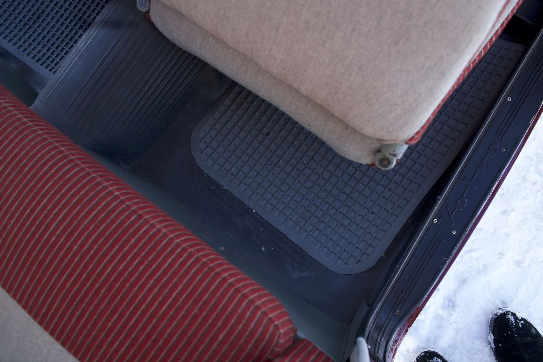 Interior image of 1953 Volvo PV444 DS (24)