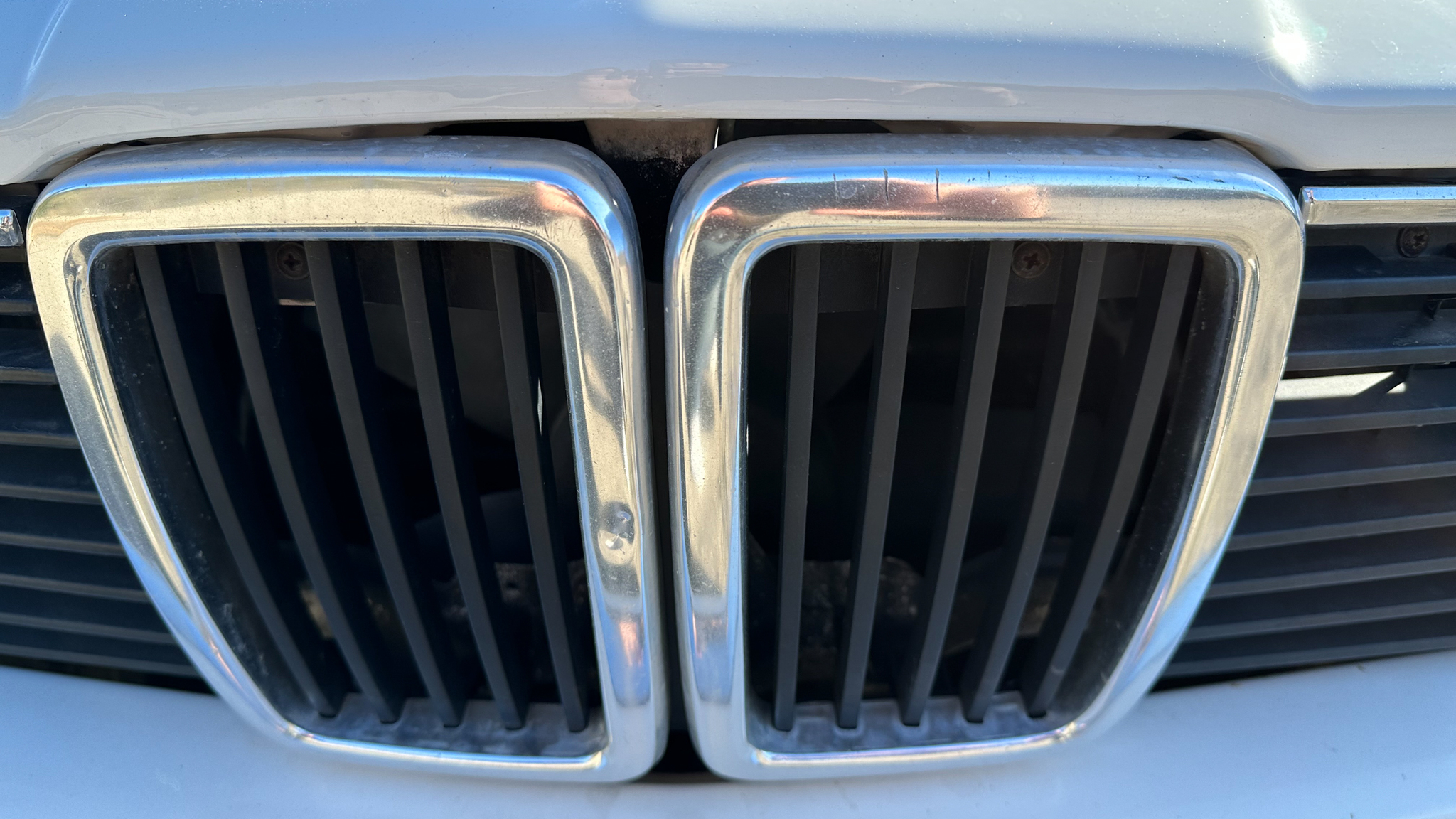 Exteriörbild på 1984 BMW 745i Executive Automat