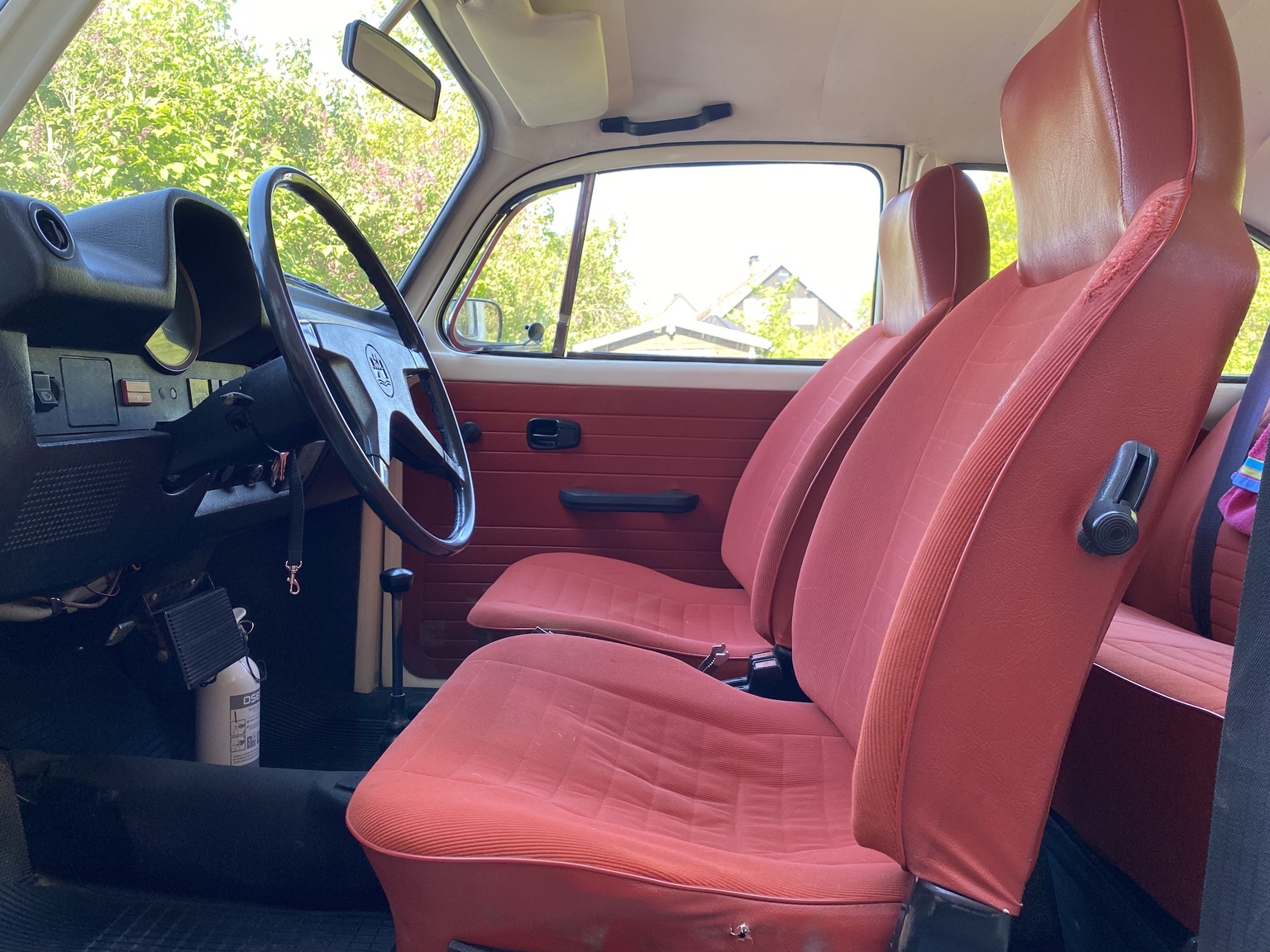 Interior image of 1974 Volkswagen Beetle 1303 S (2)