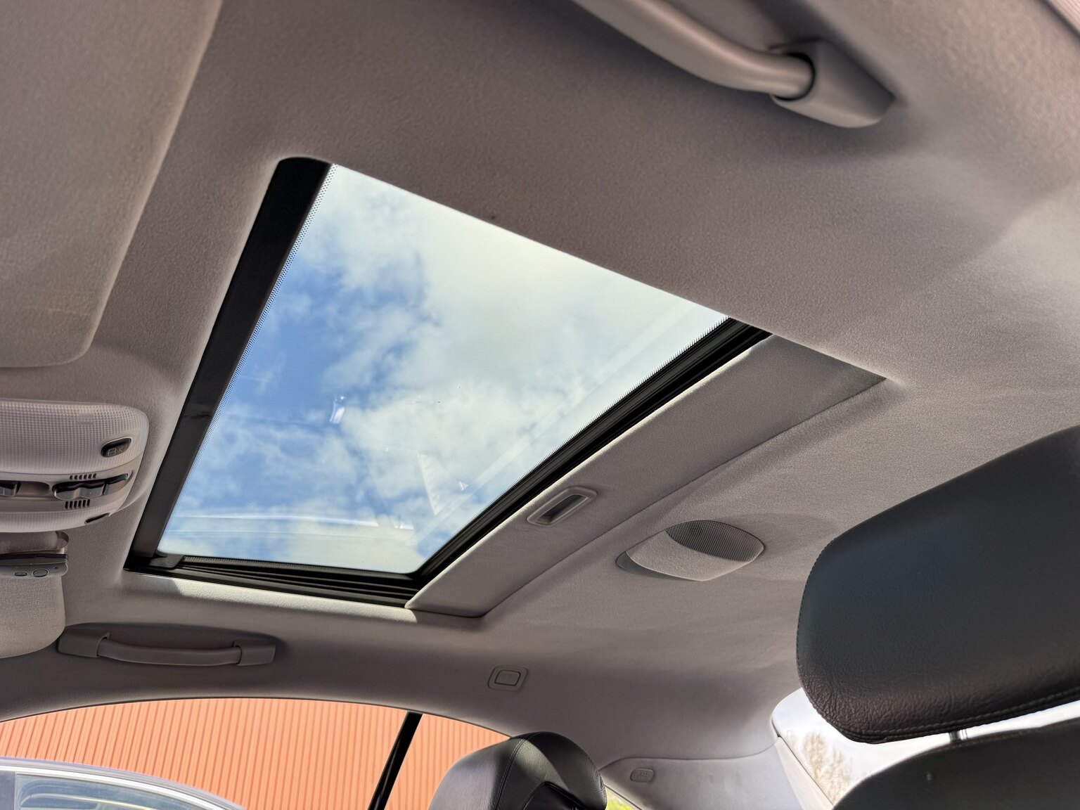 Interior image of 2000 Mercedes-Benz CL 500