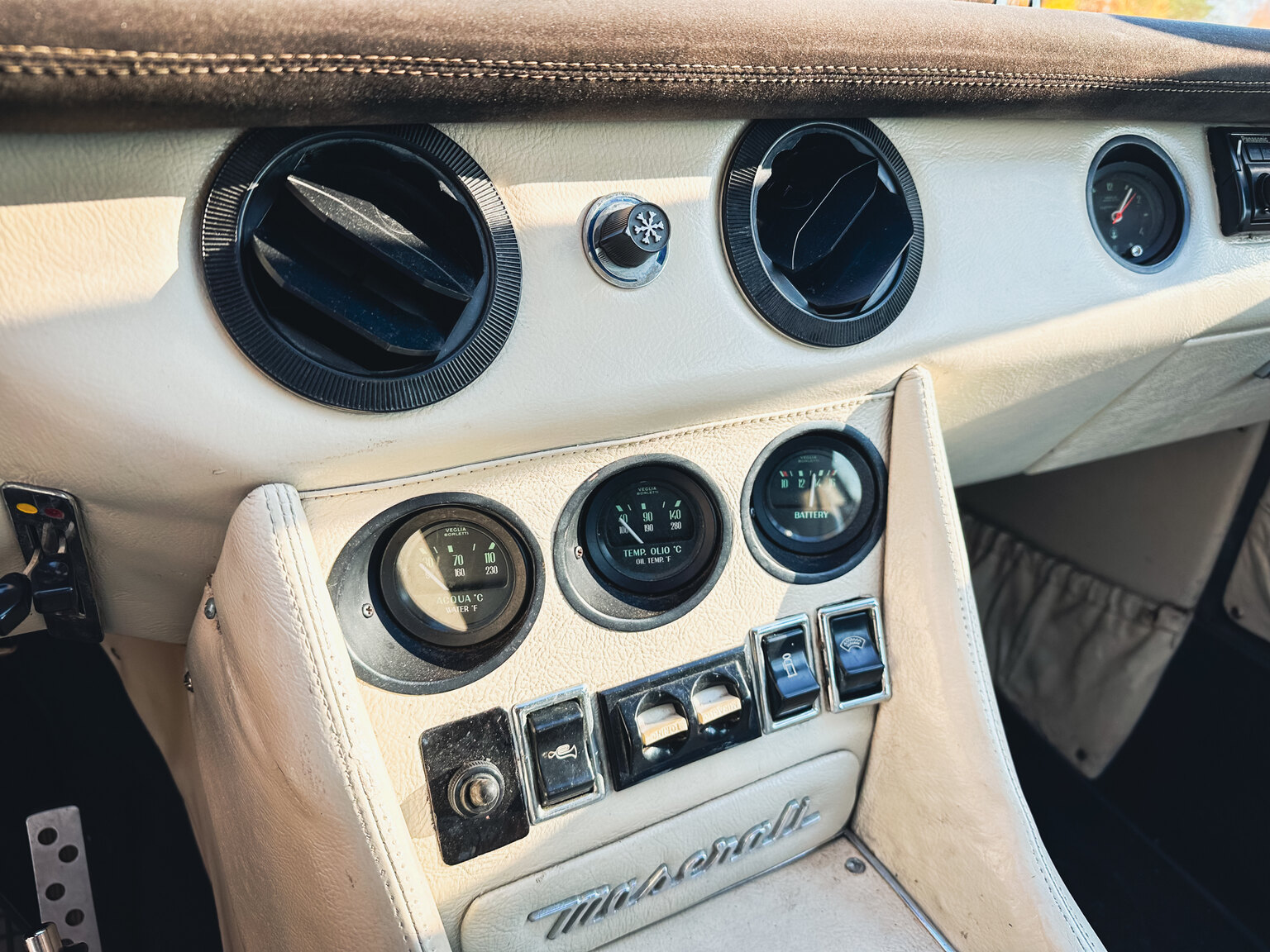 Interiörbild 1973 Maserati Indy