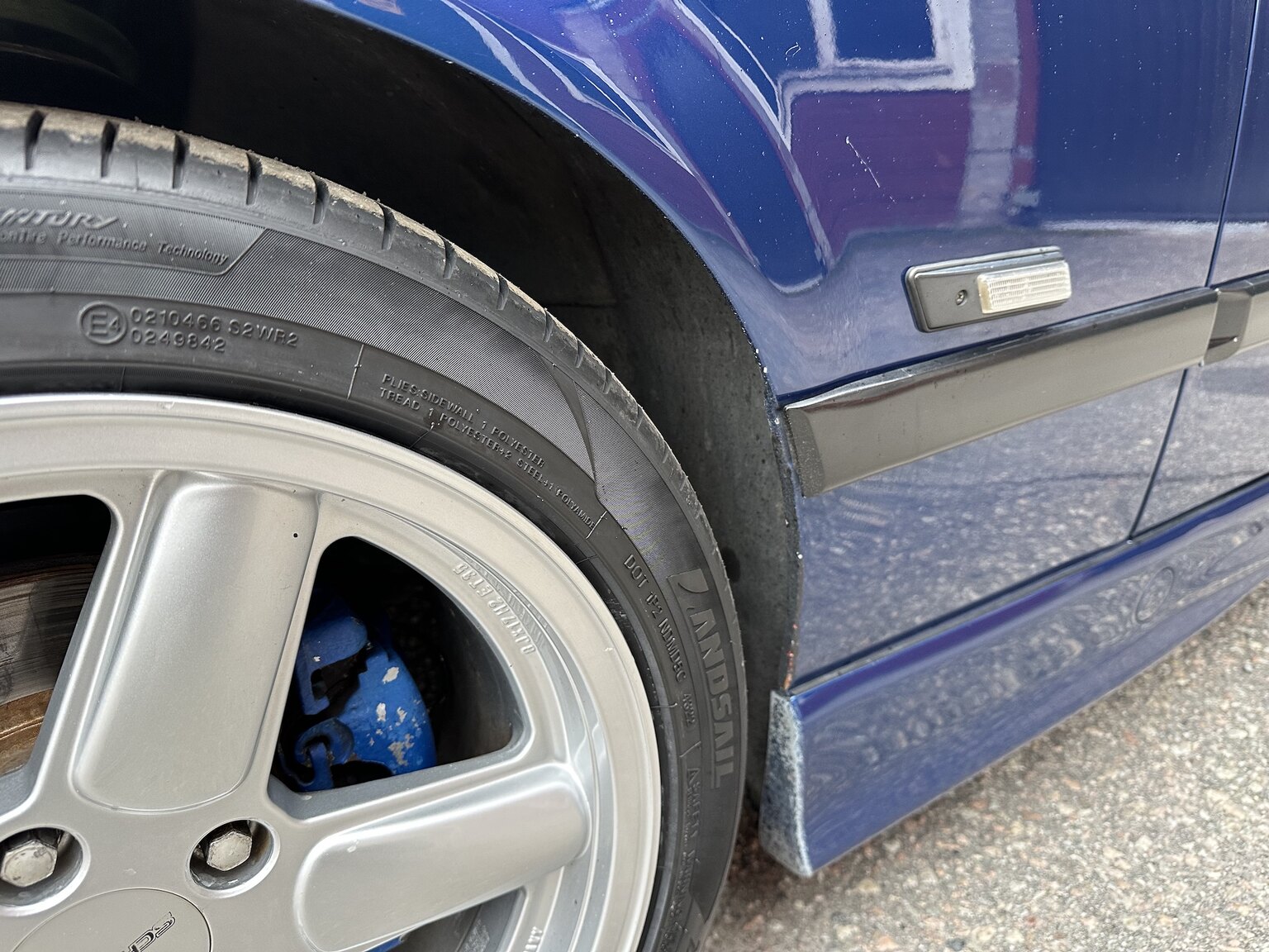 Exteriörbild på 1996 BMW 328i Coupé E36 M-Sport