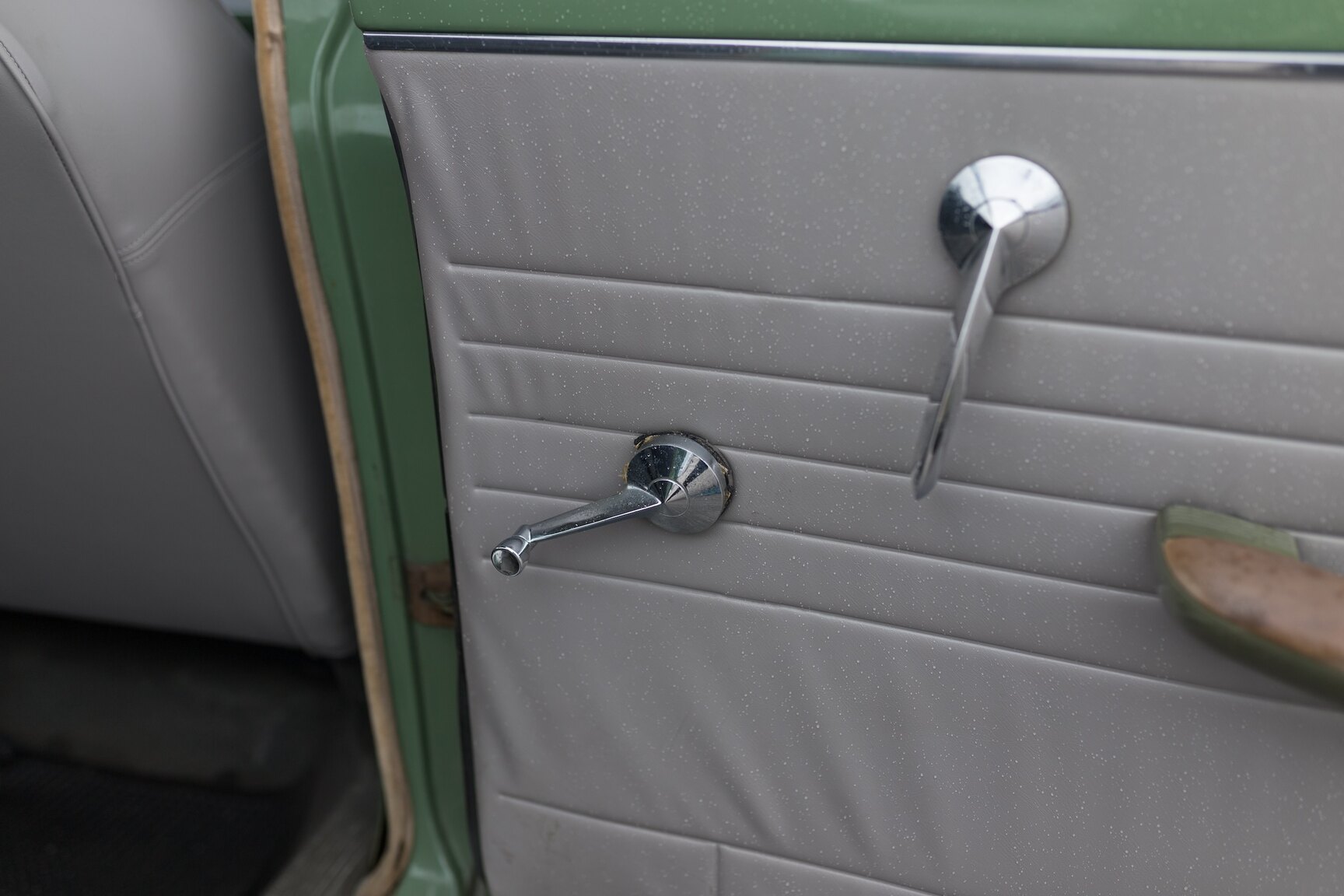 Interior image of 1959 Ford Consul (43)