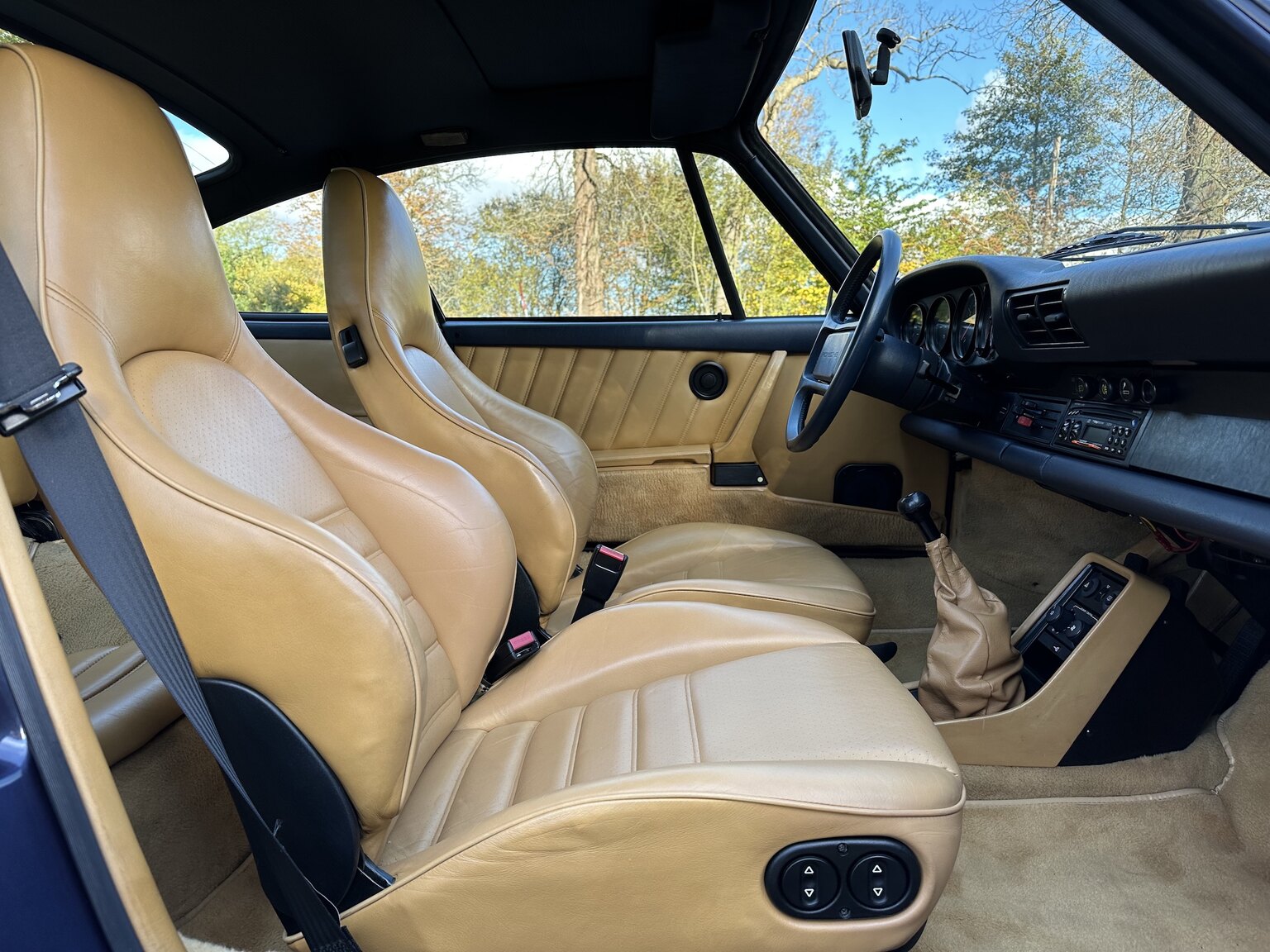 Innenraumfoto von 1986 Porsche 911 Carrera 3.2