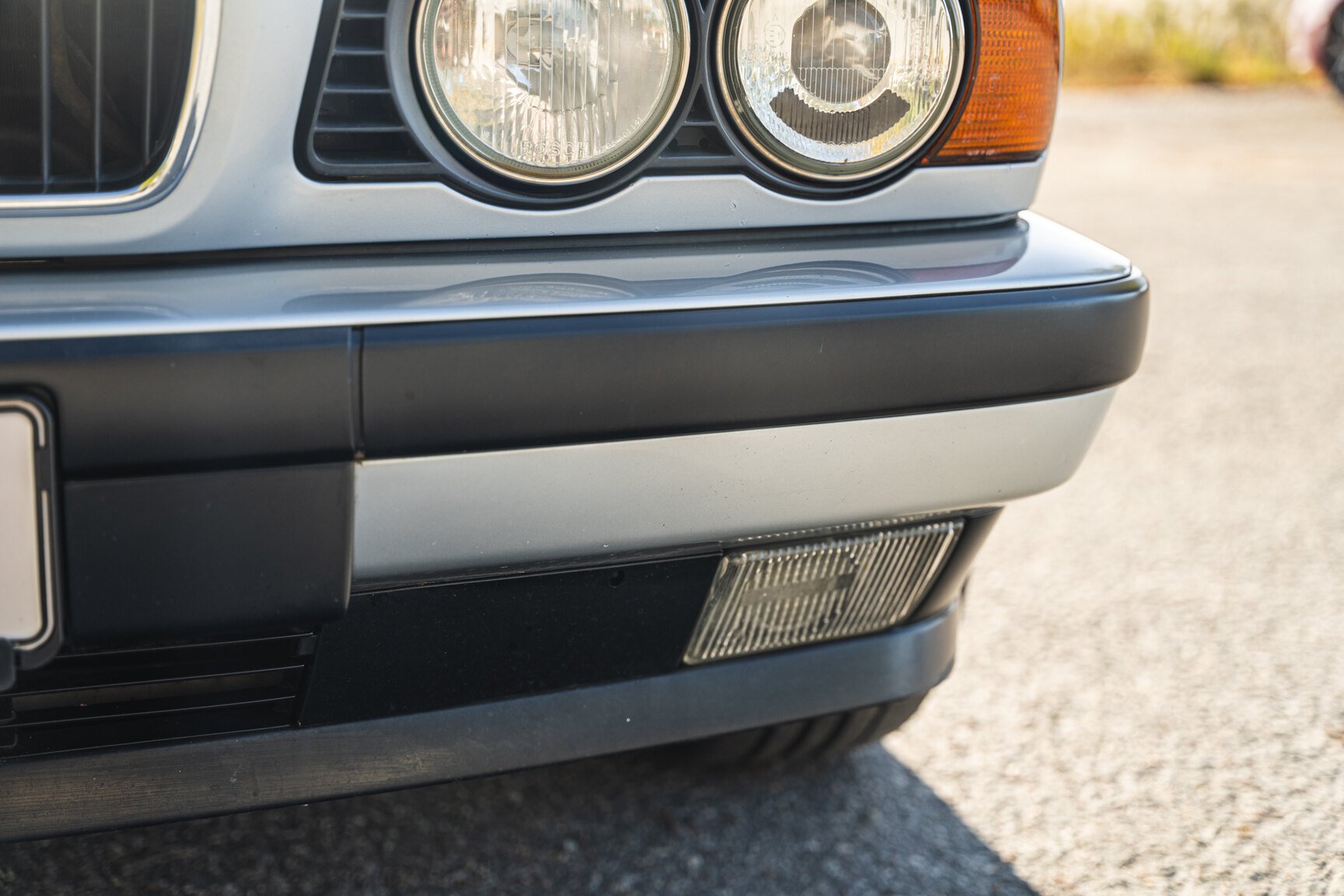 Exterior image of 1994 BMW 520i E34