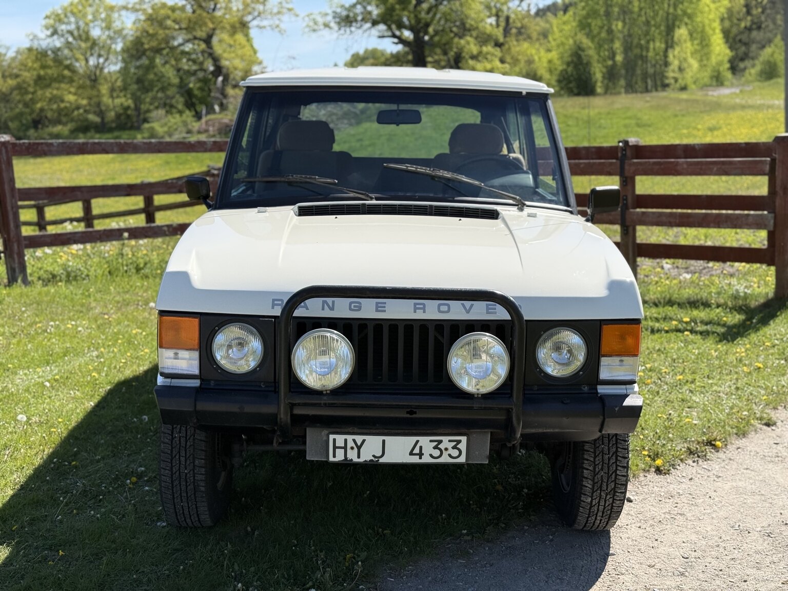 Exterior image of 1985 Land Rover Range Rover 3.5 V8
