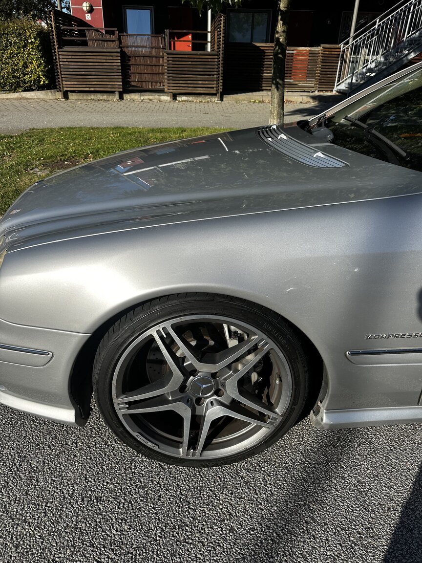 Exterior image of 2004 Mercedes-Benz CL 55 AMG