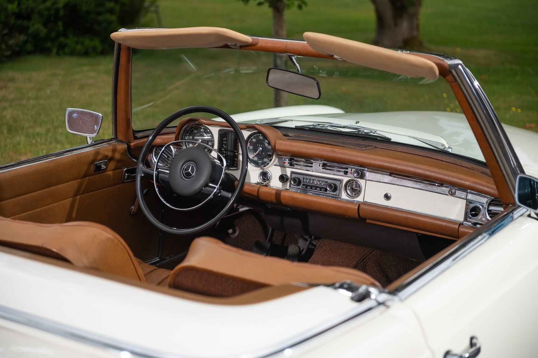 Aussenfoto 1968 Mercedes-Benz 280 SL Pagoda (5)