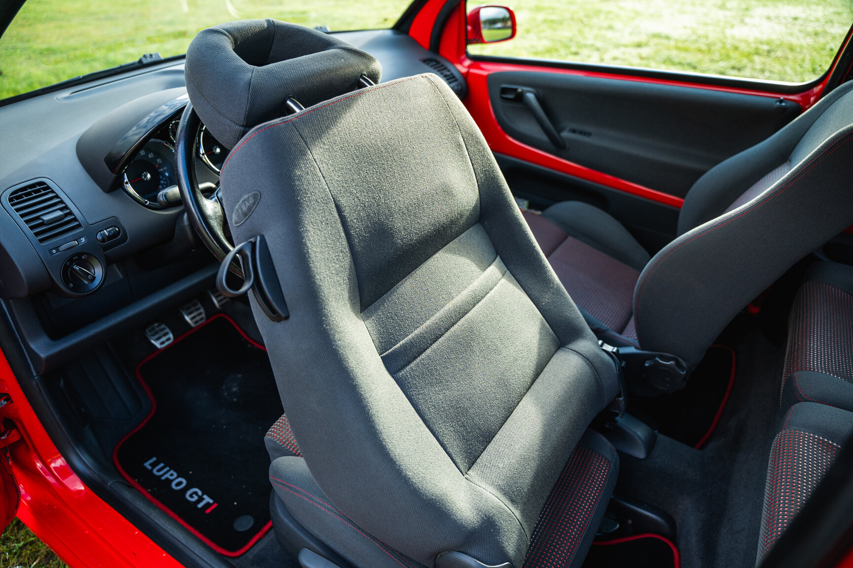 Interior image of 2001 VW Lupo GTI