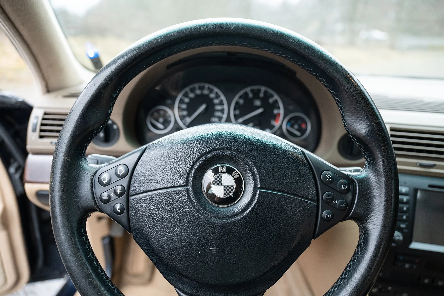 Interior image of 1996 BMW 740 iA - NO RESERVE (83)