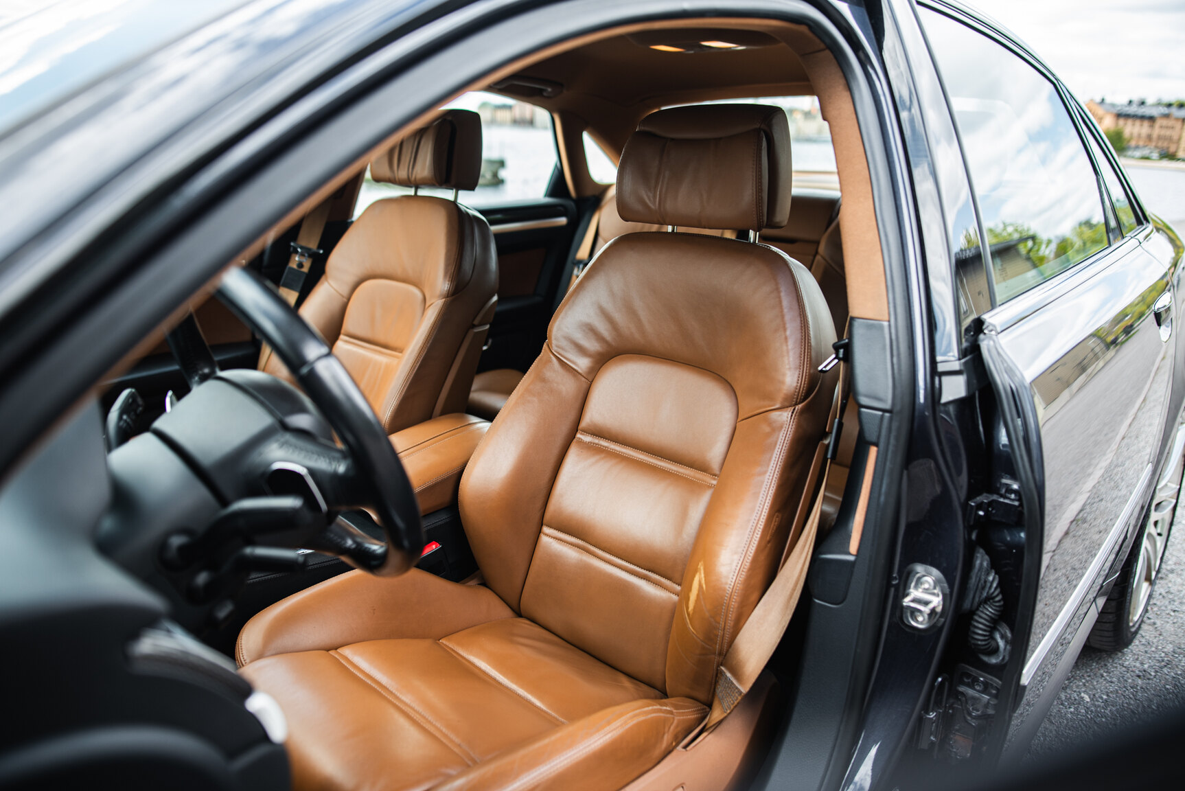 Interior image of 2009 Audi S8 5.2 V10 FSI Quattro