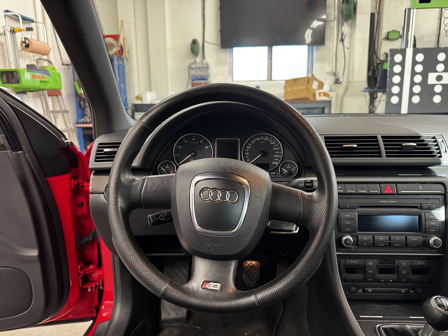 Interior image of 2007 Audi  S4 quattro 4.2 V8 manuell