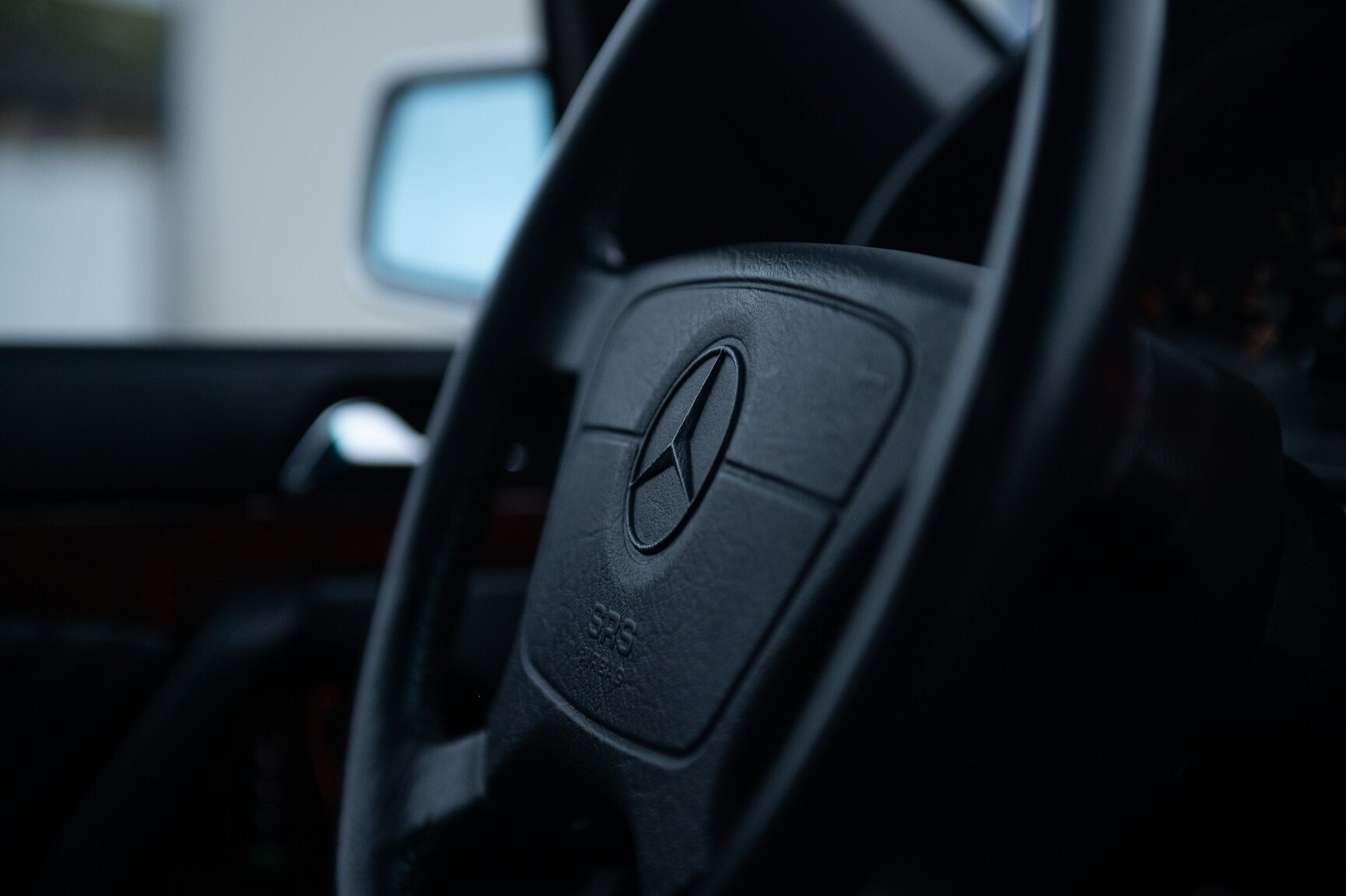 Interior image of 1992 Mercedes-Benz 500 SE