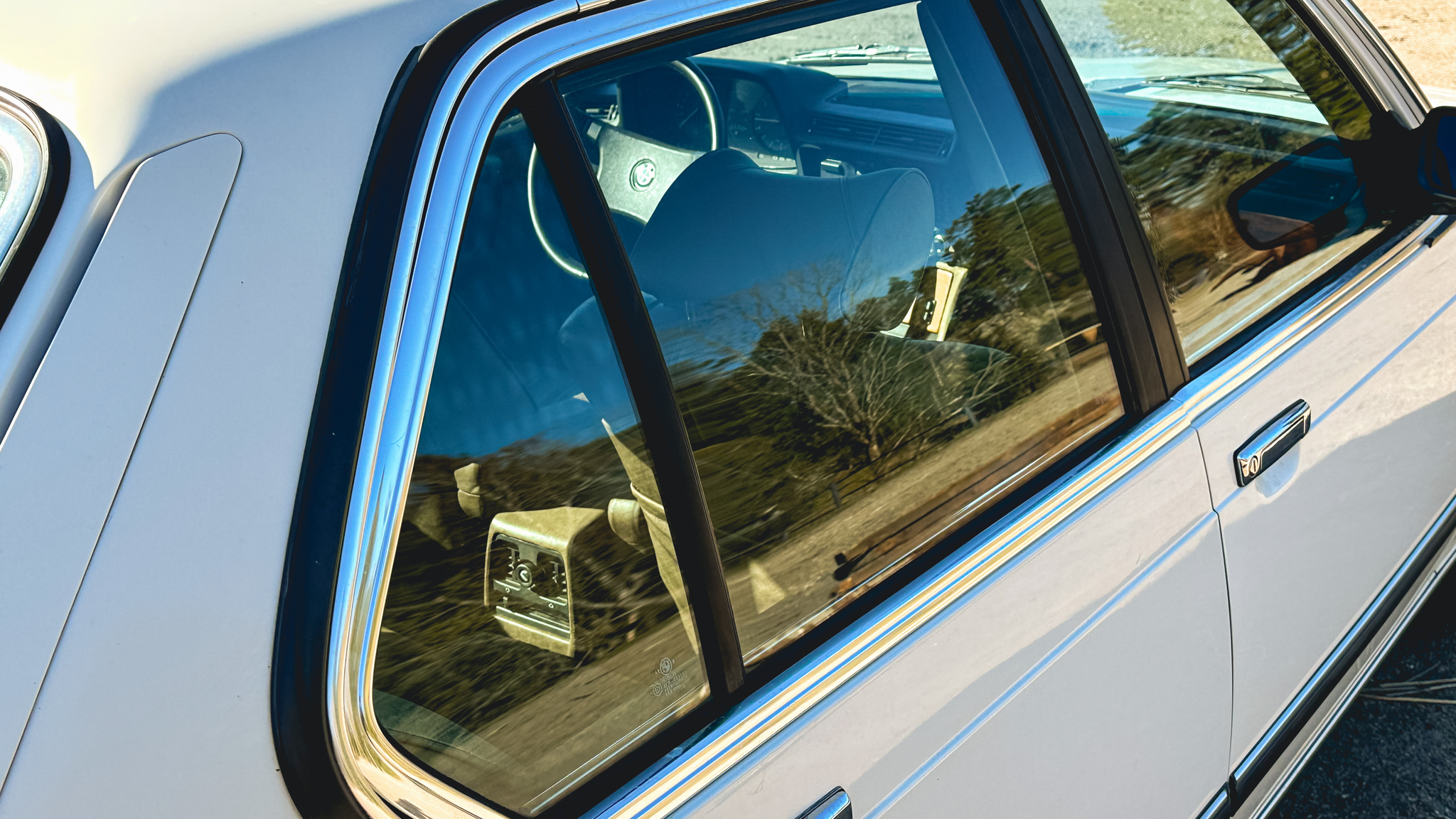 Exteriörbild på 1984 BMW 745i Executive Automat