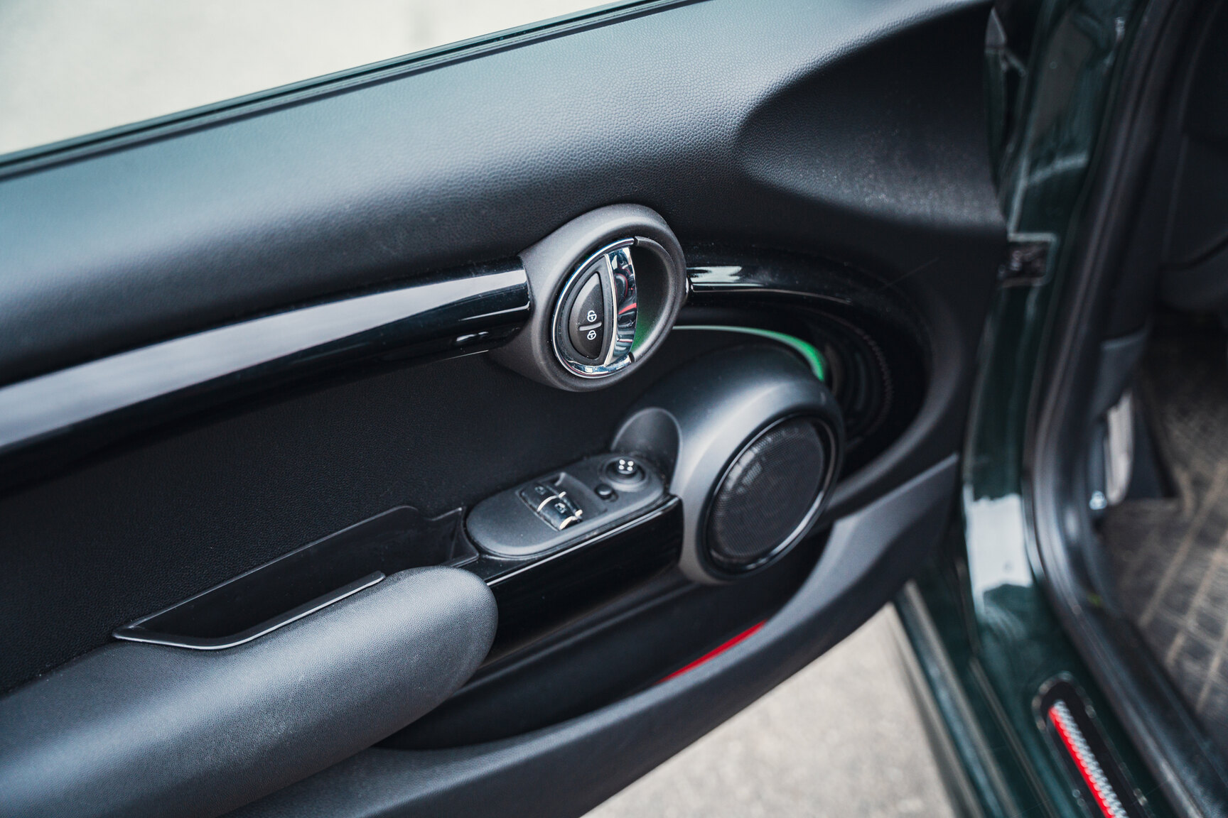 Innenraumfoto von 2017 Mini Cooper JCW