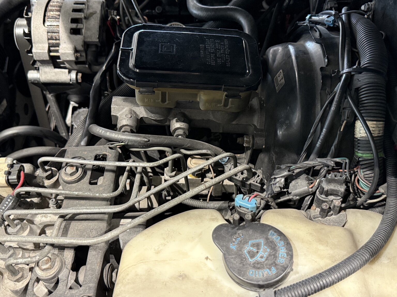 Image of 1992 GMC Typhoon  mechanics