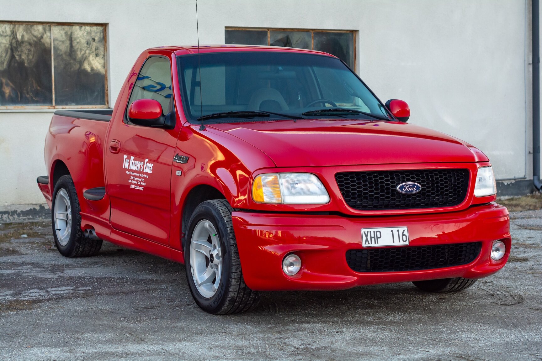 Exteriörbild på 2000 FORD F-150 SVT Lightning