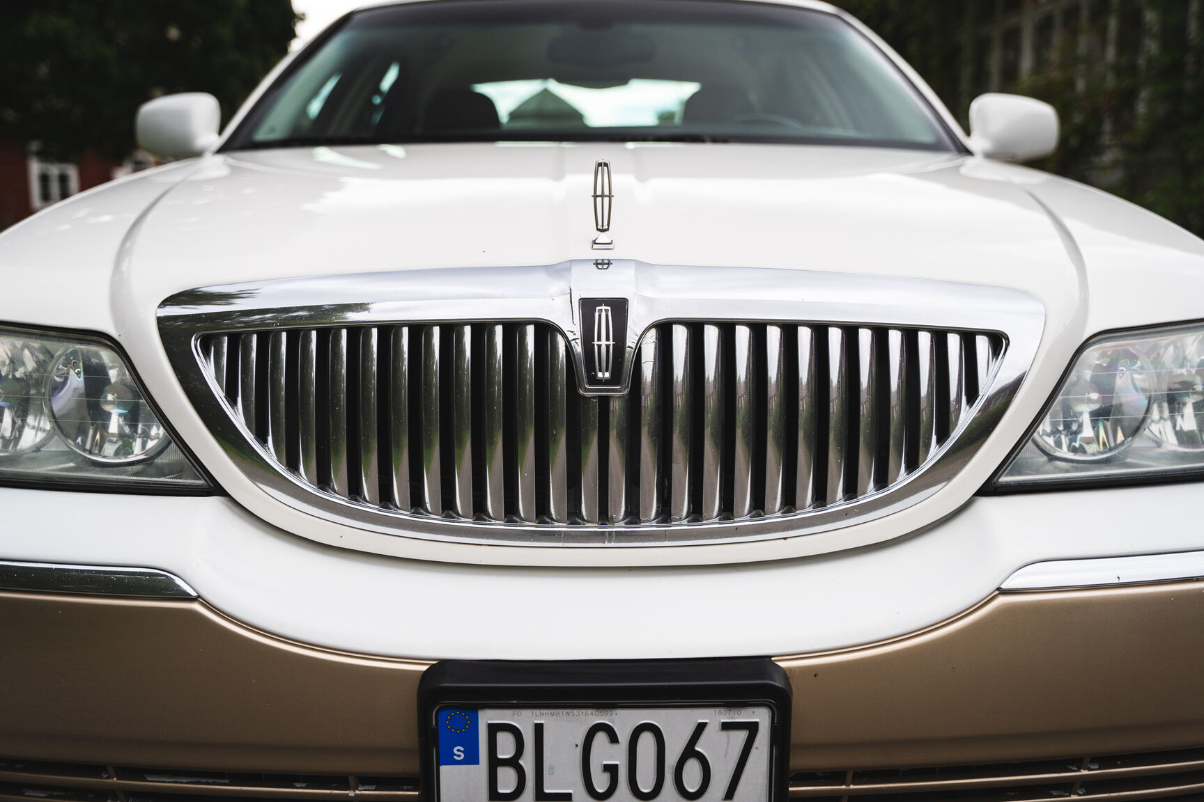 Exteriörbild på 2003 Lincoln Town Car